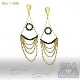Lindo brinco com strass preto e corrente de bolinha folheado a ouro
